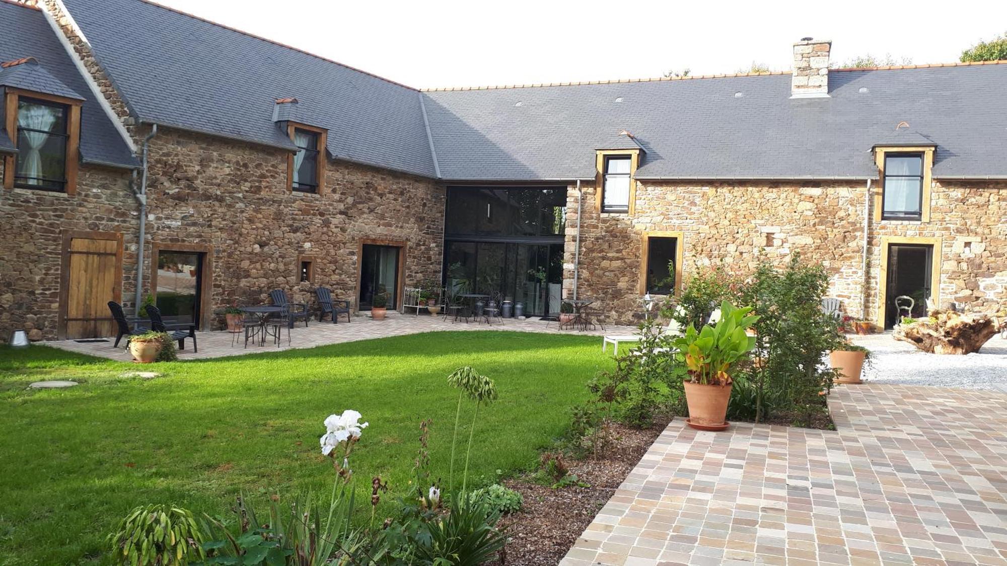 Aux Greniers A Reves Bed & Breakfast Plestan Eksteriør bilde
