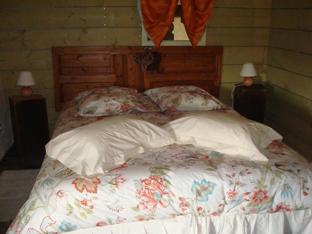 Aux Greniers A Reves Bed & Breakfast Plestan Eksteriør bilde