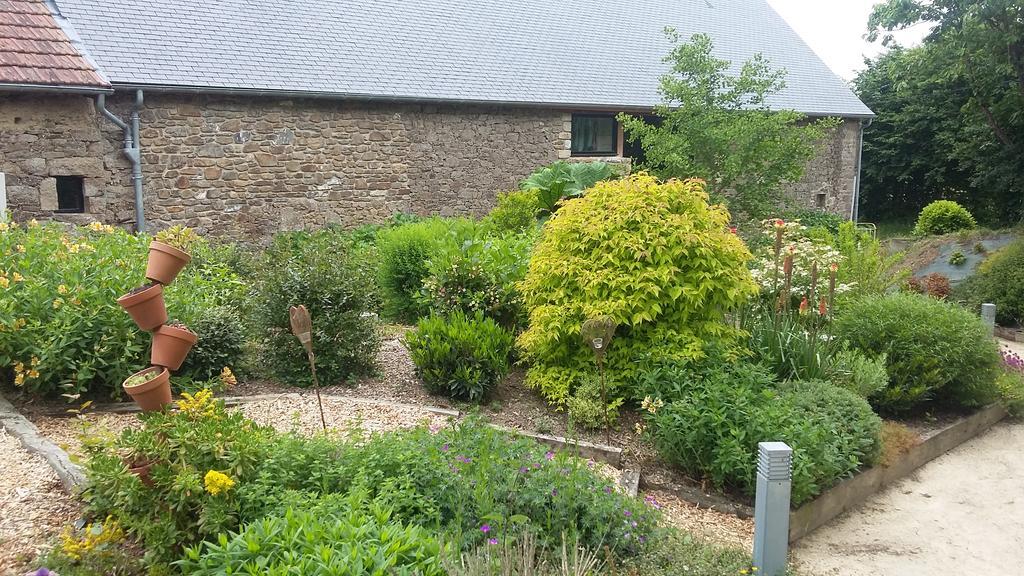 Aux Greniers A Reves Bed & Breakfast Plestan Eksteriør bilde