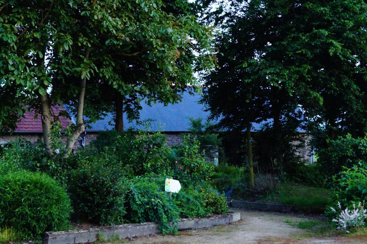 Aux Greniers A Reves Bed & Breakfast Plestan Eksteriør bilde